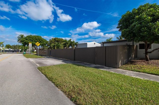 10431 SW 93rd Street, Miami, FL 33176