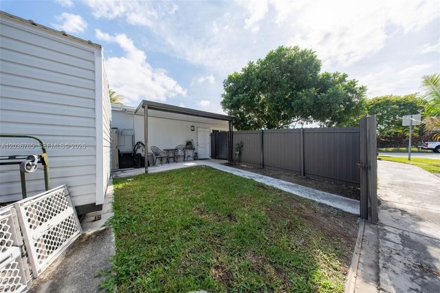 10431 SW 93rd Street, Miami, FL 33176