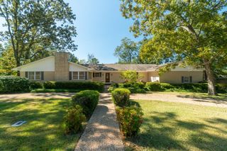 117 Lamar Ave., Hattiesburg, MS 39402