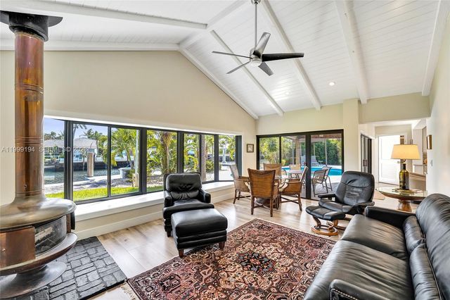 2832 NE 26th St, Fort Lauderdale, FL 33305