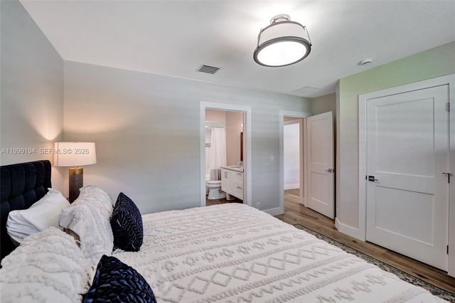 2832 NE 26th St, Fort Lauderdale, FL 33305
