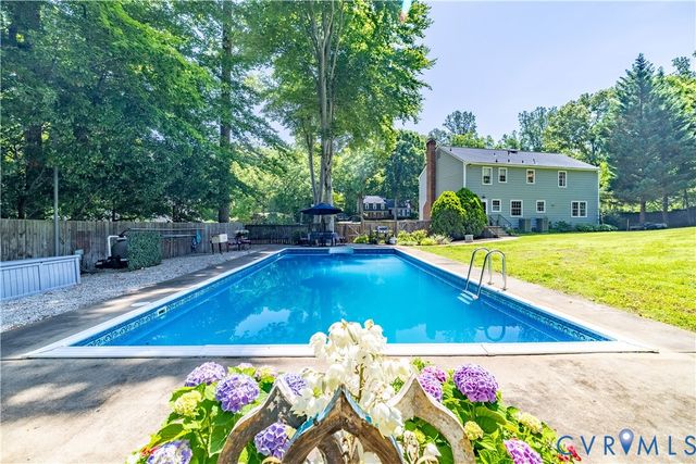 113 Holly Dr, Manakin Sabot, VA 23103