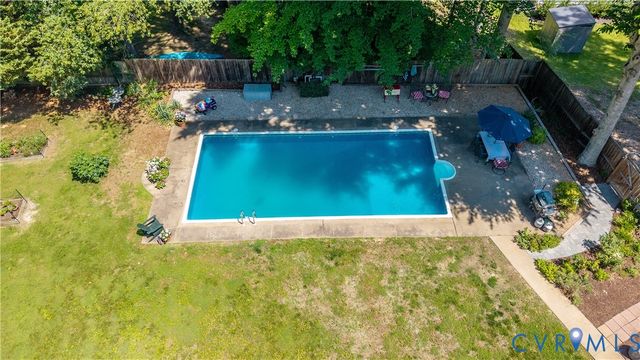 113 Holly Dr, Manakin Sabot, VA 23103