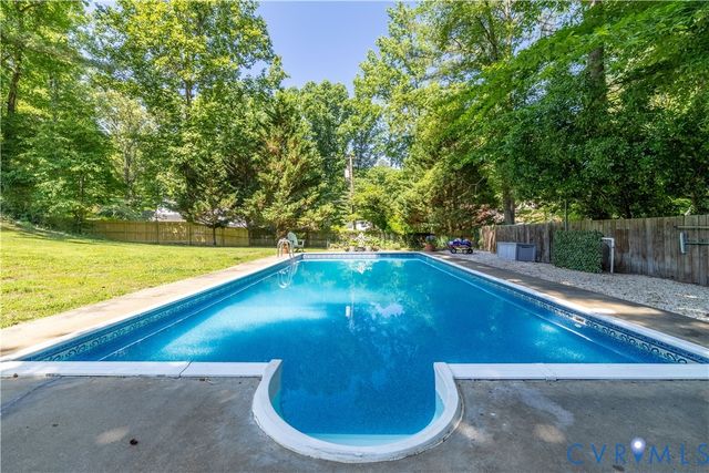 113 Holly Dr, Manakin Sabot, VA 23103