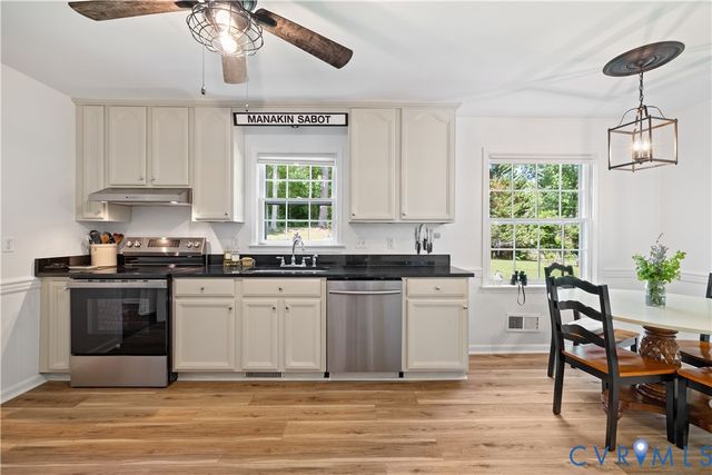 113 Holly Dr, Manakin Sabot, VA 23103
