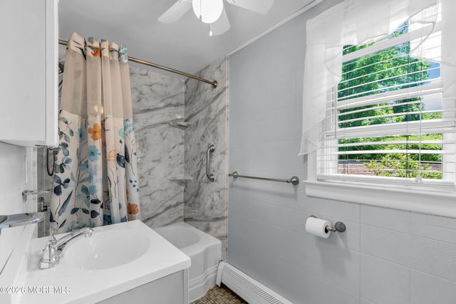 704 Monmouth Parkway, North Middletown, NJ 07748