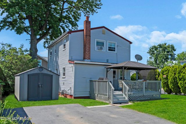 704 Monmouth Parkway, North Middletown, NJ 07748