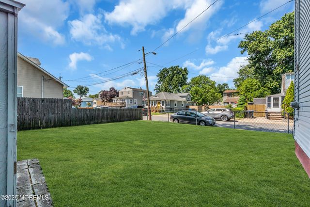 704 Monmouth Parkway, North Middletown, NJ 07748