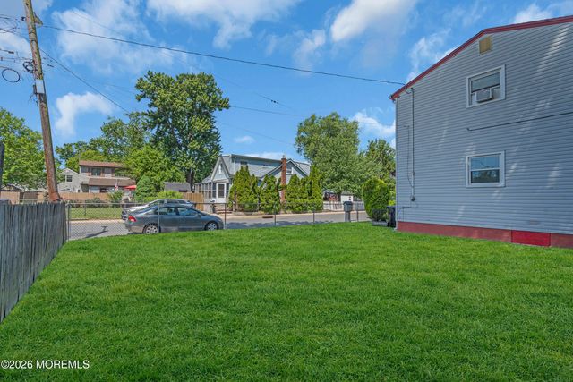 704 Monmouth Parkway, North Middletown, NJ 07748