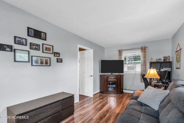 704 Monmouth Parkway, North Middletown, NJ 07748