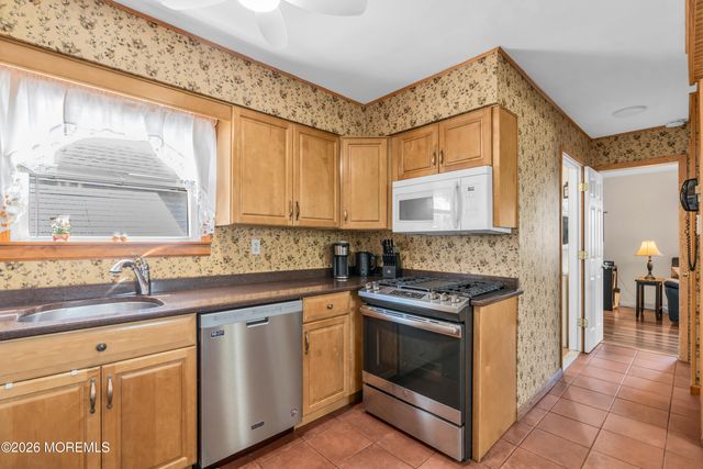 704 Monmouth Parkway, North Middletown, NJ 07748
