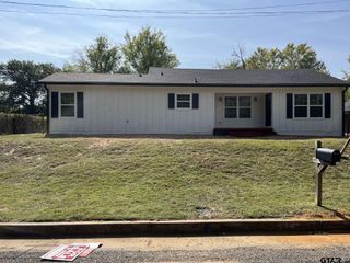 1010 W Mims, Tyler, TX 75702