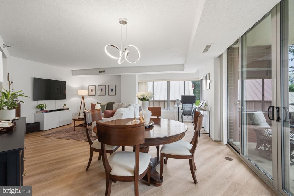 Image 26 of property listing at 5800 NICHOLSON LN #1-307, Rockville, MD 20852