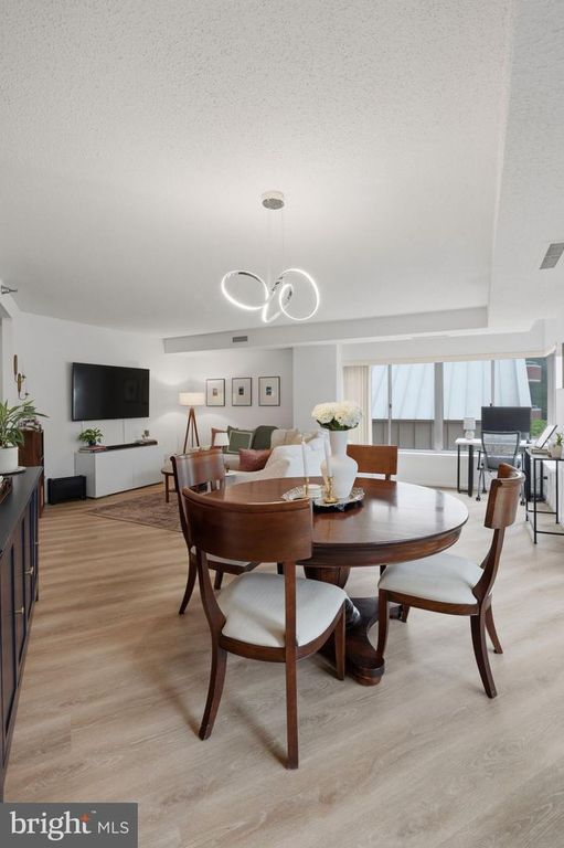 Image 27 of property listing at 5800 NICHOLSON LN #1-307, Rockville, MD 20852