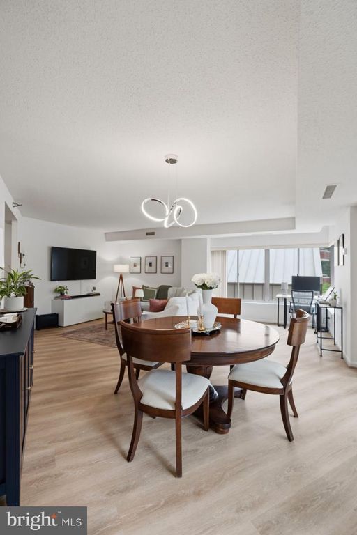 Image 28 of property listing at 5800 NICHOLSON LN #1-307, Rockville, MD 20852