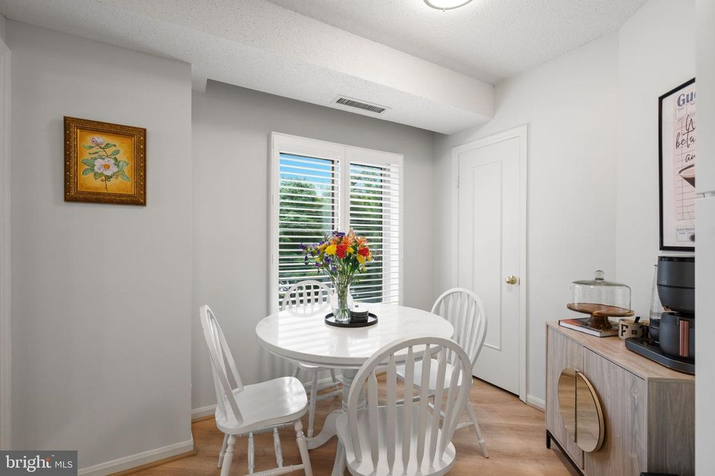 Image 37 of property listing at 5800 NICHOLSON LN #1-307, Rockville, MD 20852