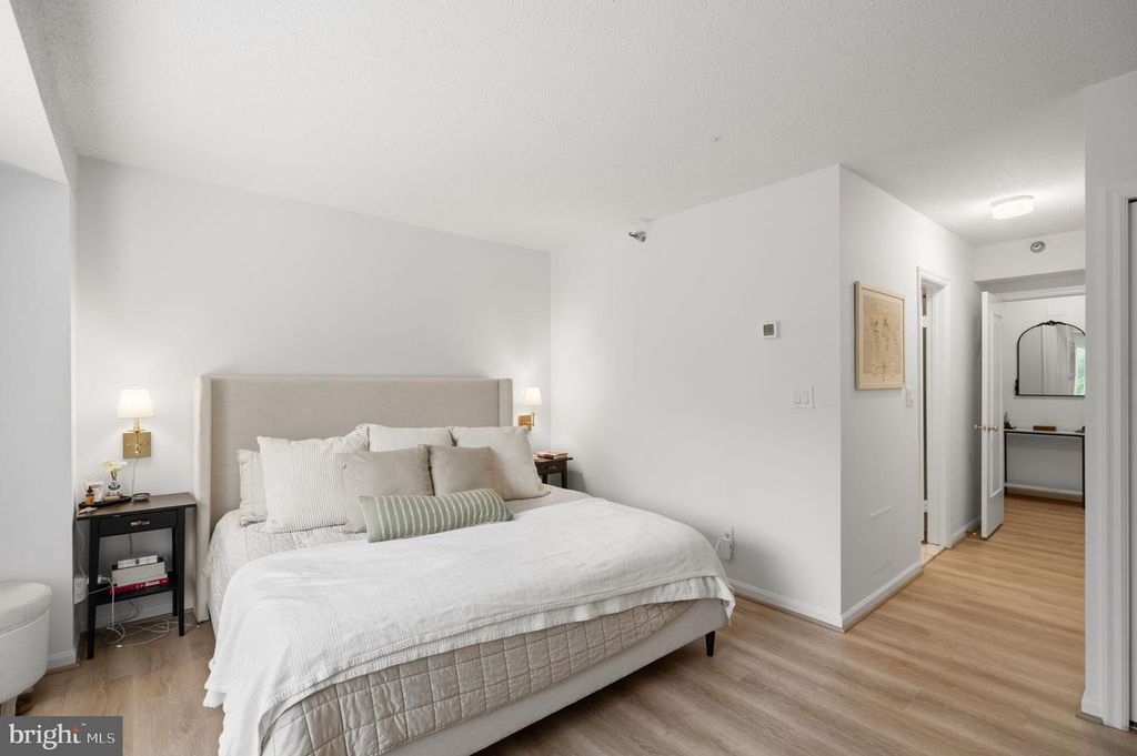 Image 44 of property listing at 5800 NICHOLSON LN #1-307, Rockville, MD 20852
