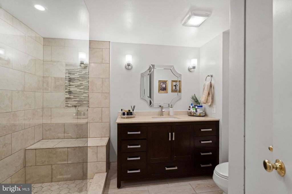 Image 45 of property listing at 5800 NICHOLSON LN #1-307, Rockville, MD 20852