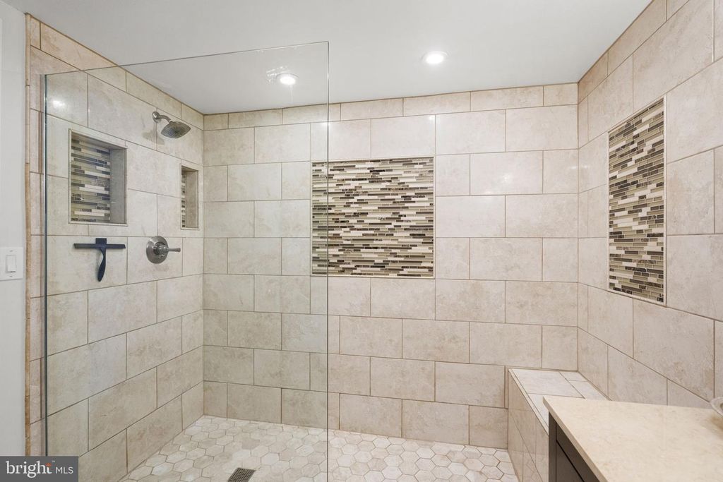 Image 49 of property listing at 5800 NICHOLSON LN #1-307, Rockville, MD 20852