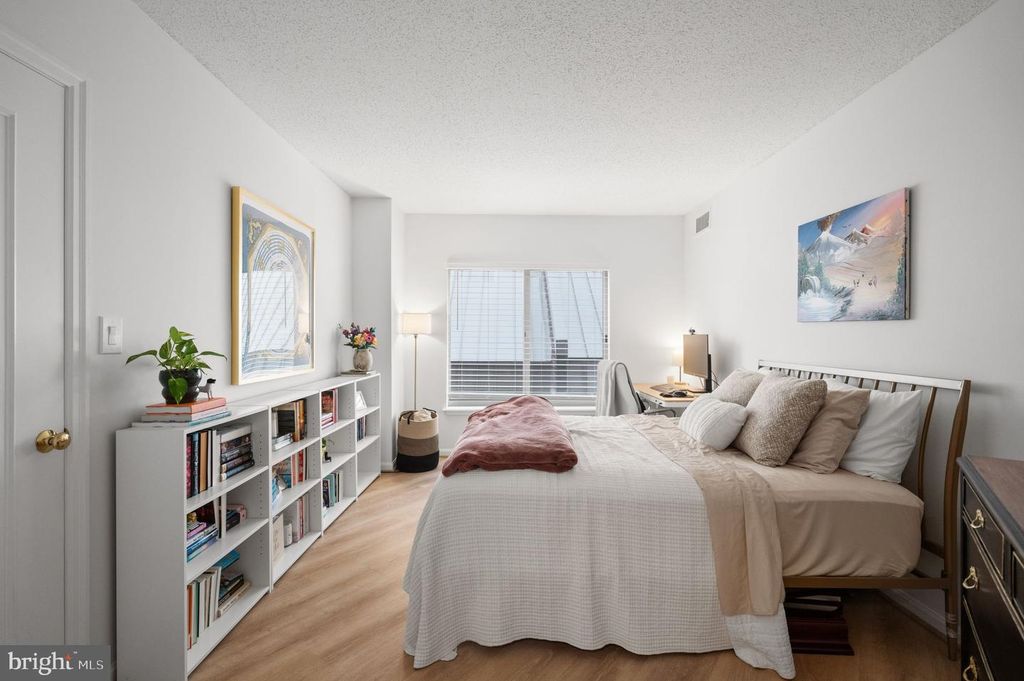 Image 51 of property listing at 5800 NICHOLSON LN #1-307, Rockville, MD 20852