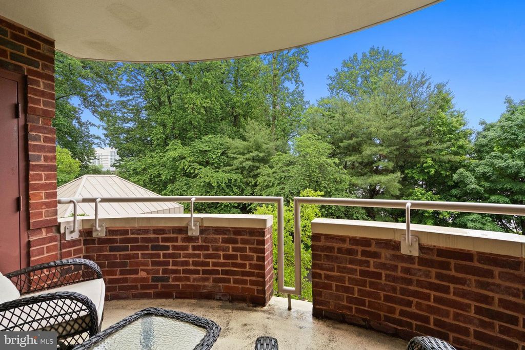 Image 57 of property listing at 5800 NICHOLSON LN #1-307, Rockville, MD 20852