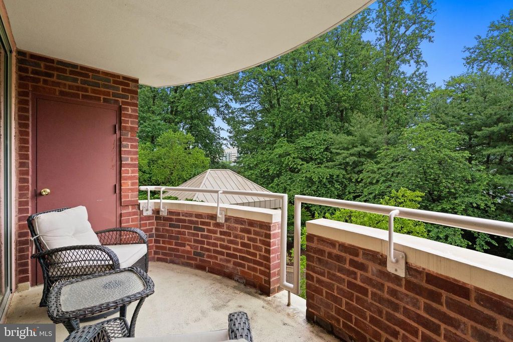 Image 58 of property listing at 5800 NICHOLSON LN #1-307, Rockville, MD 20852