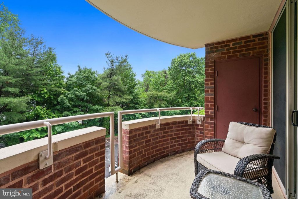 Image 59 of property listing at 5800 NICHOLSON LN #1-307, Rockville, MD 20852