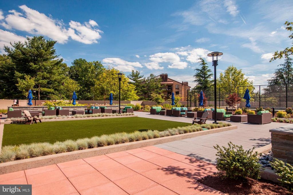 Image 62 of property listing at 5800 NICHOLSON LN #1-307, Rockville, MD 20852