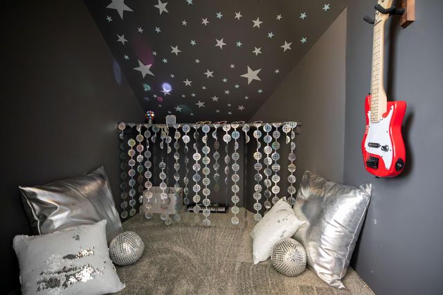 4064 Shoreline Drive, Robbinsdale, MN 55422