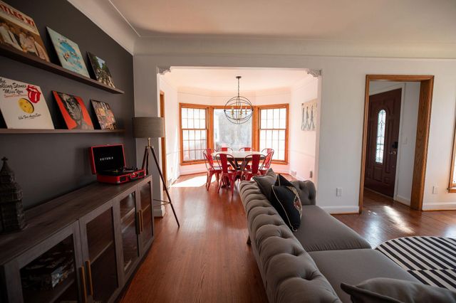 4064 Shoreline Drive, Robbinsdale, MN 55422