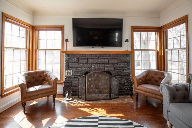 4064 Shoreline Drive, Robbinsdale, MN 55422