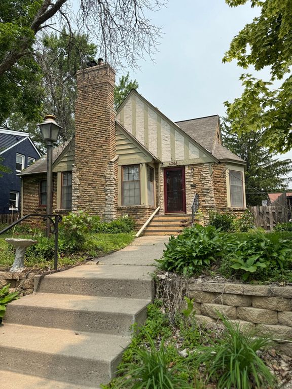 4064 Shoreline Drive, Robbinsdale, MN 55422