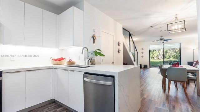 3889 Tree Top Drive 3889, Weston, FL 33332