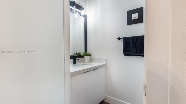 3889 Tree Top Drive 3889, Weston, FL 33332