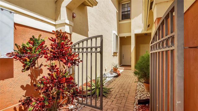 3889 Tree Top Drive 3889, Weston, FL 33332
