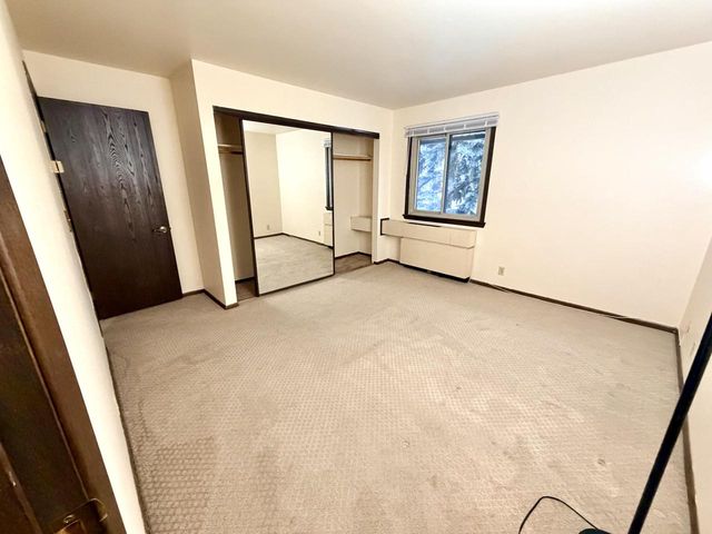 10810 W Donna DRIVE, Milwaukee, WI 53224