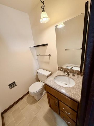 10810 W Donna DRIVE, Milwaukee, WI 53224