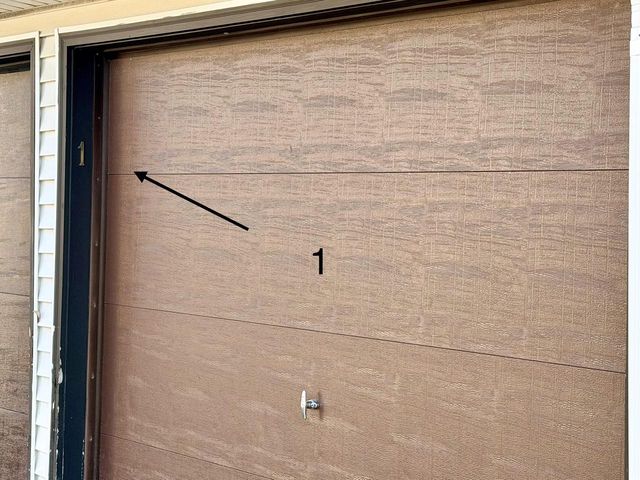 10810 W Donna DRIVE, Milwaukee, WI 53224