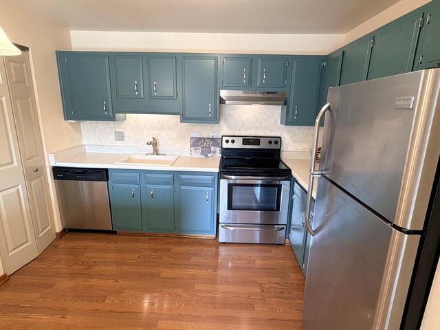 10810 W Donna DRIVE, Milwaukee, WI 53224