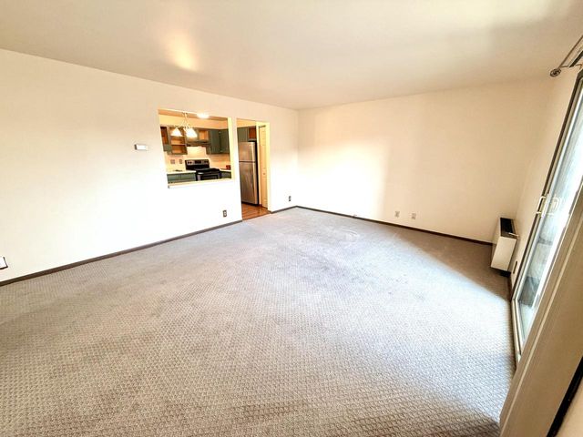 10810 W Donna DRIVE, Milwaukee, WI 53224