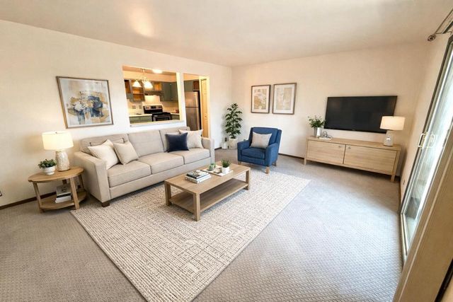 10810 W Donna DRIVE, Milwaukee, WI 53224