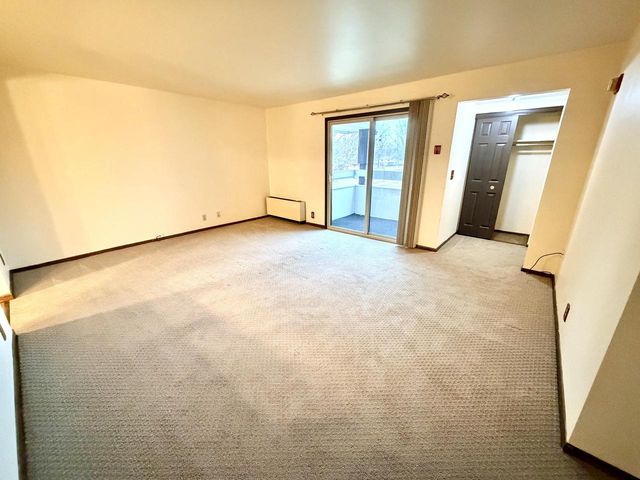 10810 W Donna DRIVE, Milwaukee, WI 53224