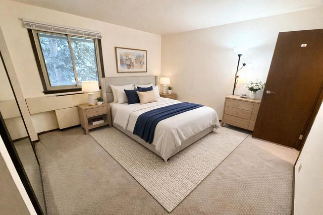 10810 W Donna DRIVE, Milwaukee, WI 53224