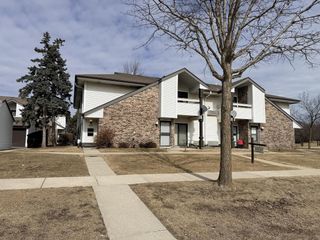 10810 W Donna DRIVE, Milwaukee, WI 53224
