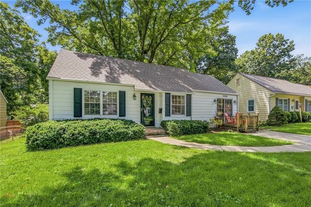 5426 Juniper Drive, Roeland Park, KS 66205