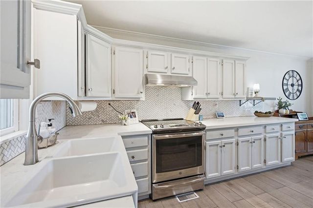 5426 Juniper Drive, Roeland Park, KS 66205