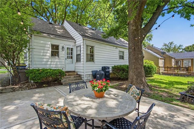 5426 Juniper Drive, Roeland Park, KS 66205