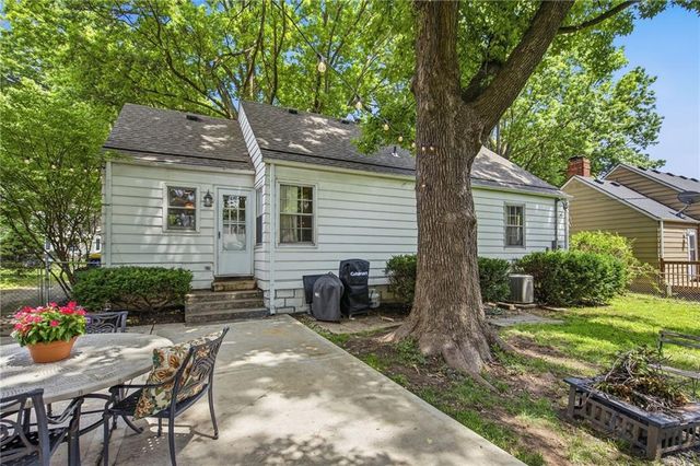 5426 Juniper Drive, Roeland Park, KS 66205