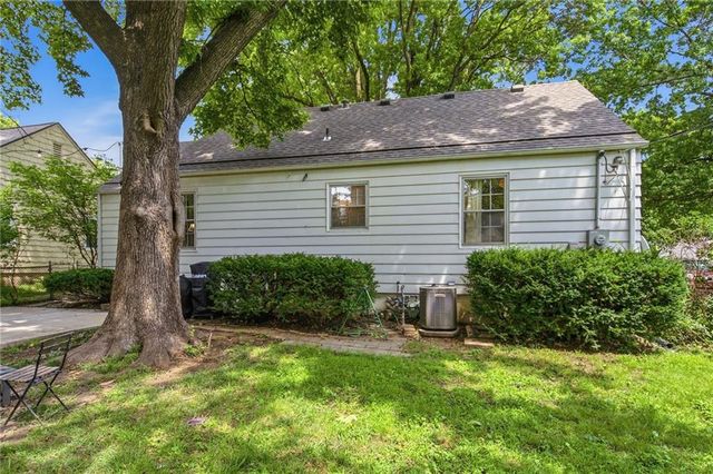 5426 Juniper Drive, Roeland Park, KS 66205