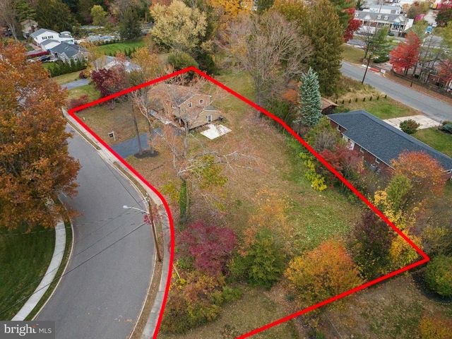 6 RYAN RD, Cranbury, NJ 08512